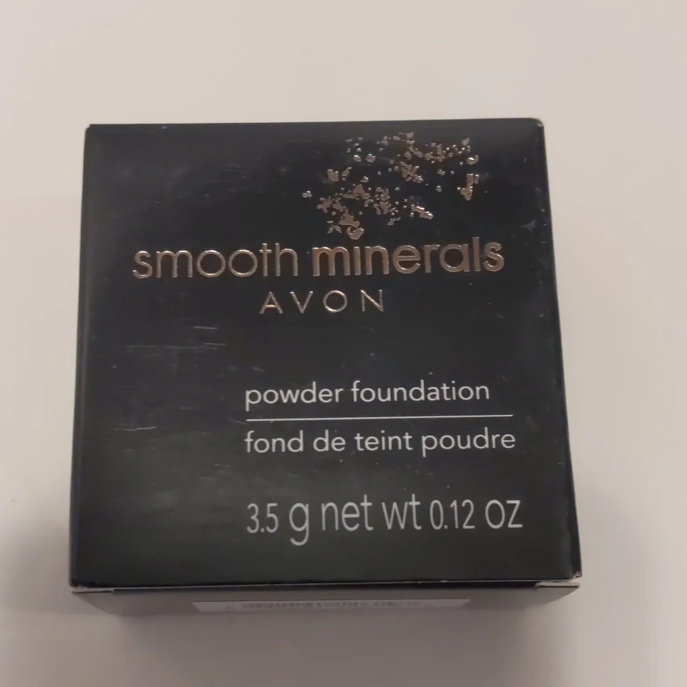 Avon Smooth Minerals Power Foundation Bronze New In Box 3.5 g net wt 0.12 oz